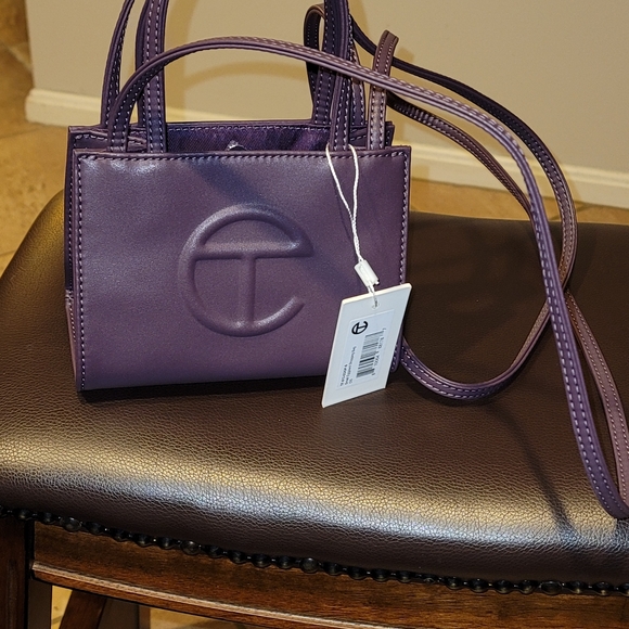 Small Telfar Bag. Eggplant Color - Picture 7 of 7